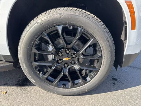 New 2026 Chevrolet Suburban Premier AWD/4WD image 9