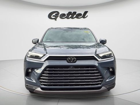 Used 2025 Toyota Grand Highlander AWD image 2