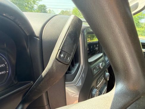 Used 2019 Chevrolet Silverado 1500 Custom w/ Custom Convenience Package AWD/4WD image 31