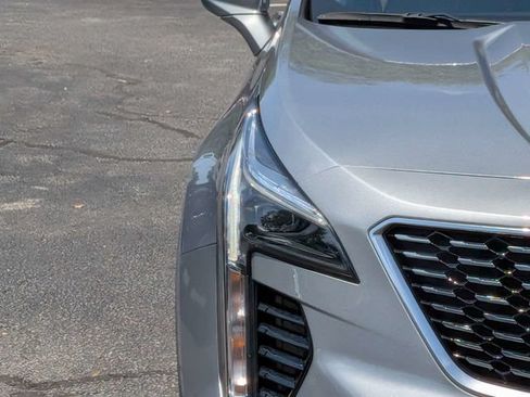 Used 2023 Cadillac XT4 Premium Luxury FWD image 11