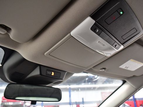 Used 2023 Nissan Rogue SV image 27