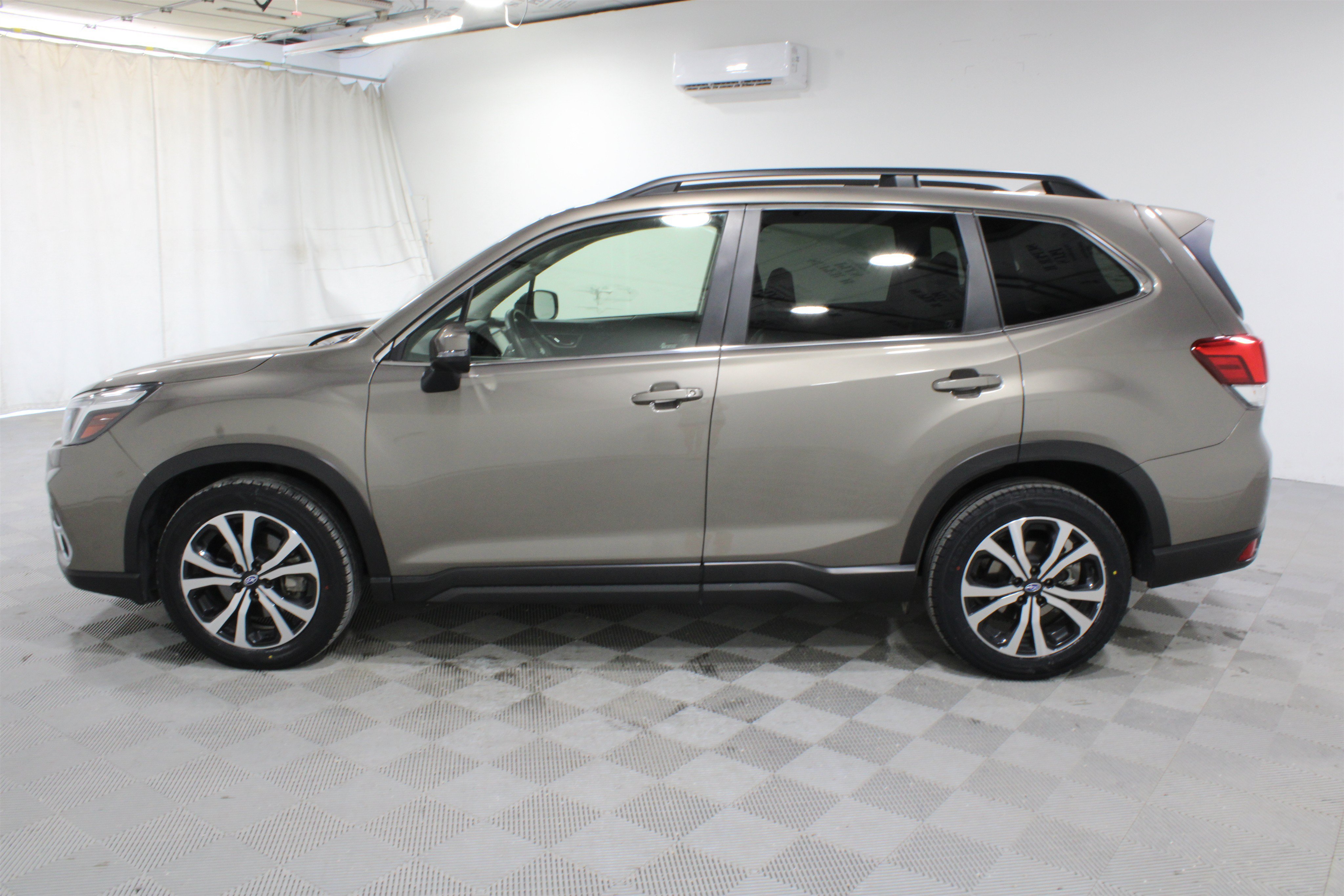 Used 2019 Subaru Forester Limited w/ Popular Package #3 AWD/4WD image 31