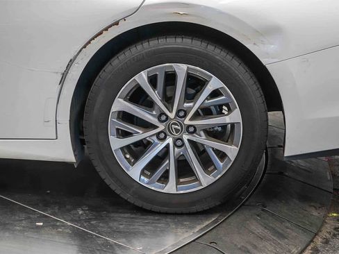Used 2024 Lexus ES 350 image 10