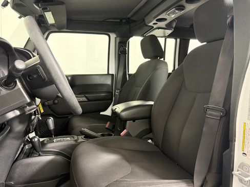 Used 2017 Jeep Wrangler Unlimited Sport AWD/4WD image 5