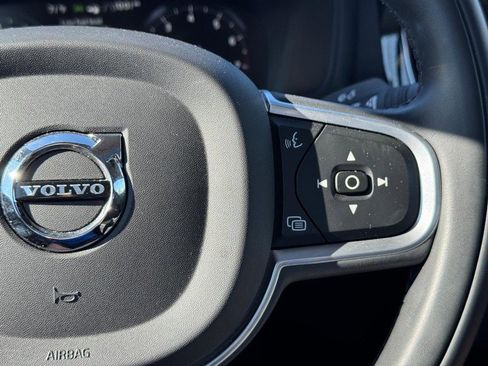 Used 2022 Volvo S60 B5 Momentum w/ Premium Package image 21