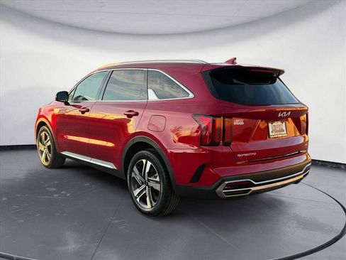 Used 2023 Kia Sorento EX w/ Panoramic Sunroof Package image 4