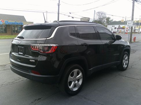 Used 2021 Jeep Compass Latitude AWD/4WD image 5