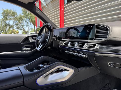 Used 2021 Mercedes-Benz Maybach GLS 600 4MATIC image 43