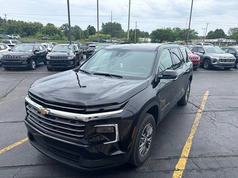 Used 2024 Chevrolet Traverse LT w/ LPO, Floor Liner Package AWD/4WD image 7