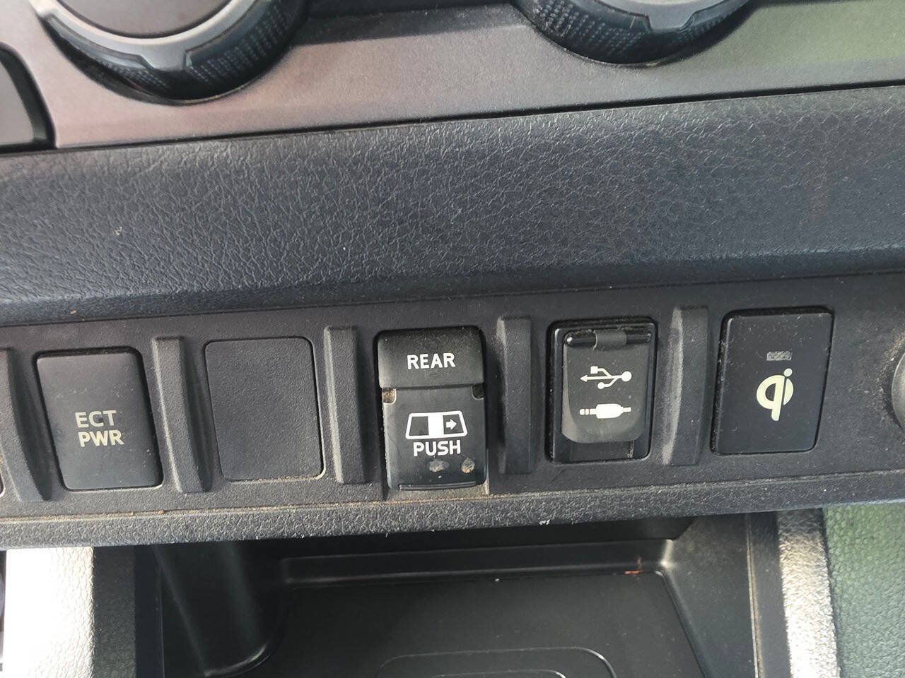 Used 2019 Toyota Tacoma TRD Off-Road AWD/4WD image 34