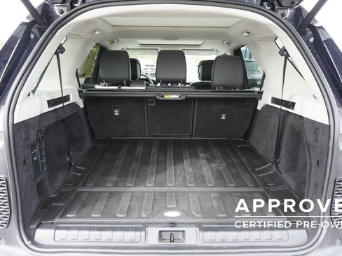 Used 2025 Land Rover Discovery S AWD/4WD image 31