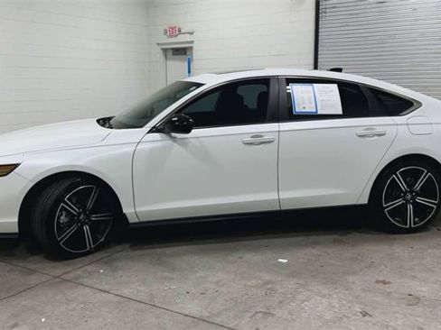 Used 2023 Honda Accord Sport image 8