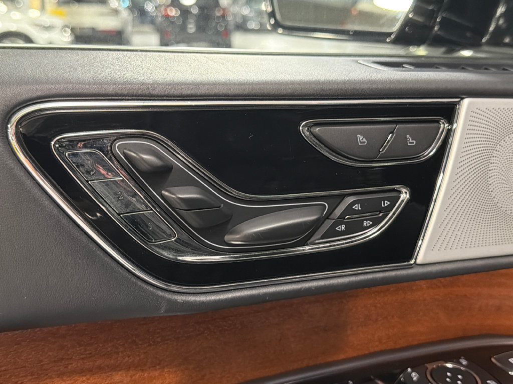 Used 2023 Lincoln Navigator L Black Label AWD/4WD image 11