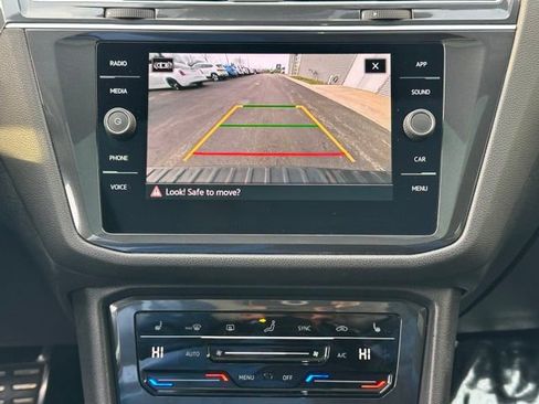 Certified 2022 Volkswagen Tiguan SE R-Line image 36
