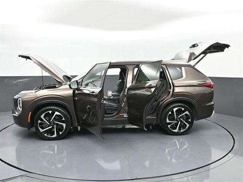 Used 2023 Mitsubishi Outlander SEL AWD/4WD image 50