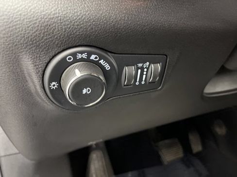 Used 2022 Jeep Compass Limited w/ Elite Group AWD/4WD image 30