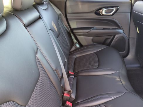 New 2026 Jeep Compass Latitude image 18