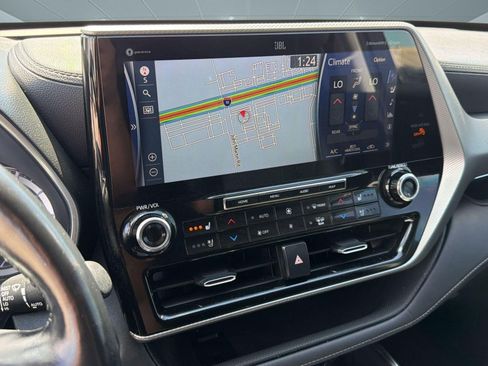 Used 2022 Toyota Highlander Platinum image 26