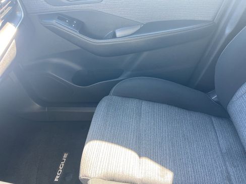 Used 2022 Nissan Rogue SV image 22