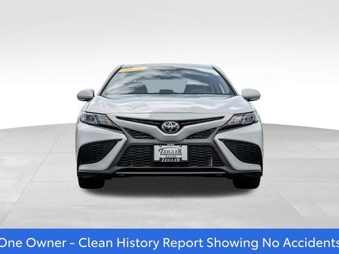 Used 2022 Toyota Camry SE AWD/4WD image 2