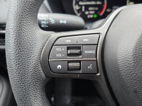 Used 2025 Honda HR-V LX image 17
