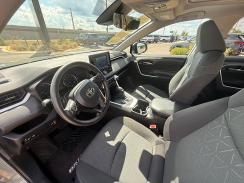 Used 2022 Toyota RAV4 XLE w/ Convenience Package AWD/4WD image 11