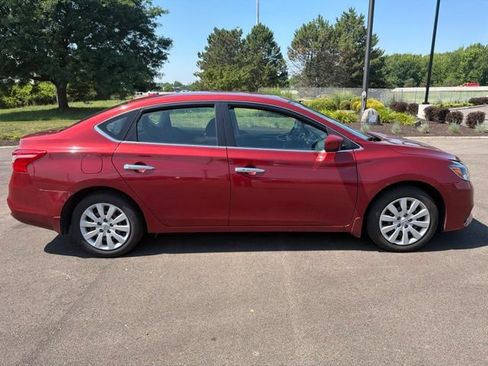 Used 2016 Nissan Sentra SV FWD image 3