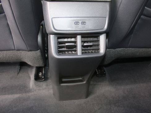 New 2026 Chevrolet Equinox LT w/ Convenience Package II image 41