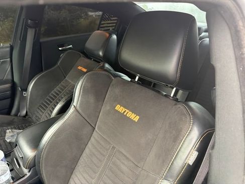 Used 2017 Dodge Charger R/T RWD image 9