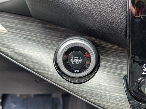 Used 2024 Jeep Wagoneer L Series II w/ Flexible Seating Group image 25