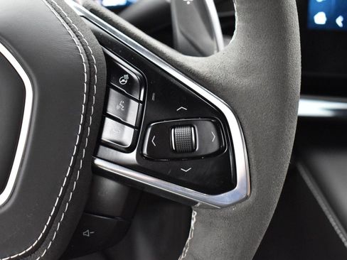 Used 2024 Chevrolet Corvette Stingray Premium Conv w/ Z51 Performance Package RWD image 17