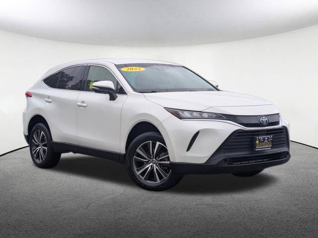 Used 2022 Toyota Venza LE AWD/4WD image 2