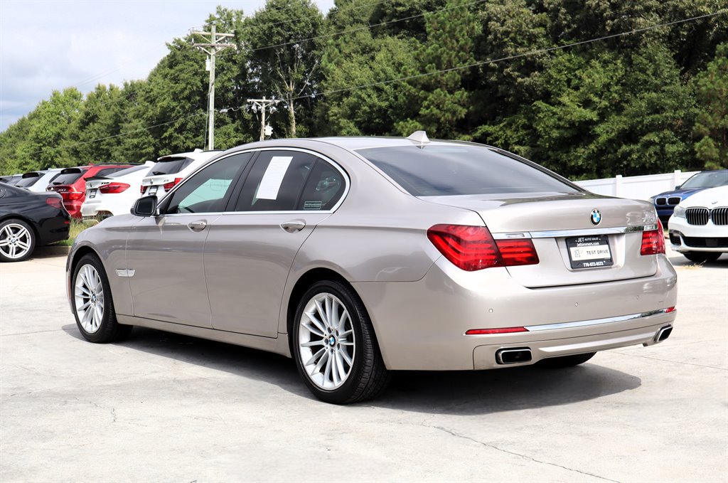 Used 2013 BMW 750i RWD image 5