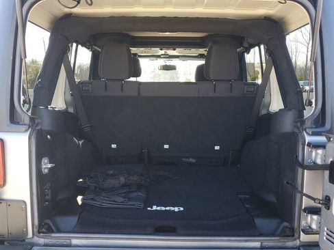 Used 2017 Jeep Wrangler Unlimited Sahara w/ Connectivity Group image 24