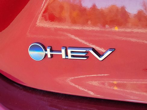 Used 2025 Toyota Camry LE image 6