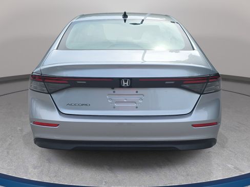 Used 2025 Honda Accord SE image 6