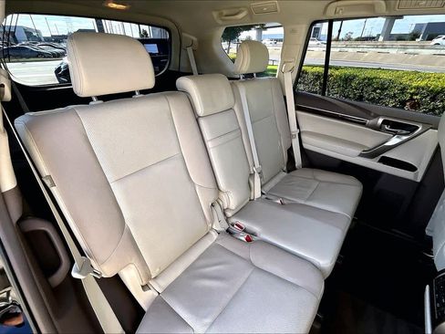 Used 2015 Lexus GX 460 image 16