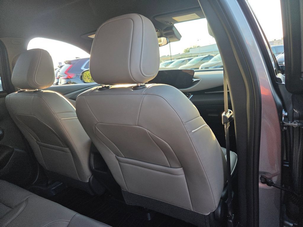 Used 2026 Buick Envista Avenir FWD image 30