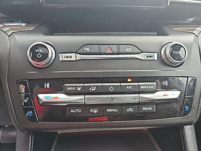 Used 2020 Ford Explorer Limited AWD/4WD image 22