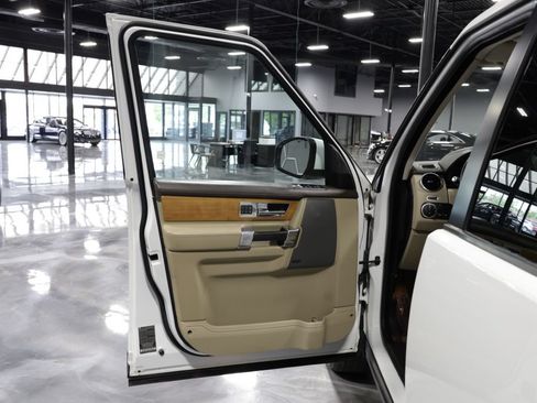 Used 2014 Land Rover LR4 HSE LUX AWD/4WD image 10