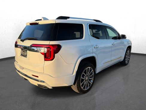 Used 2023 GMC Acadia Denali w/ Denali Technology Package image 3