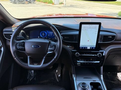 Used 2022 Ford Explorer King Ranch w/ Technology Package AWD/4WD image 17