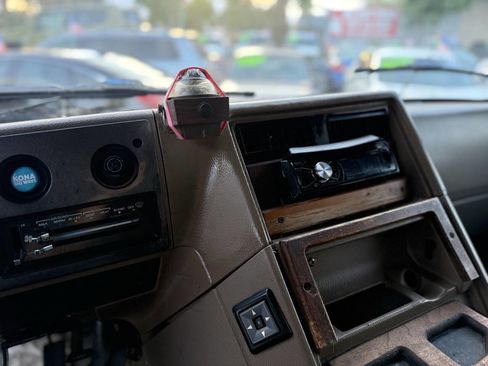 Used 1992 Chevrolet G20 image 17