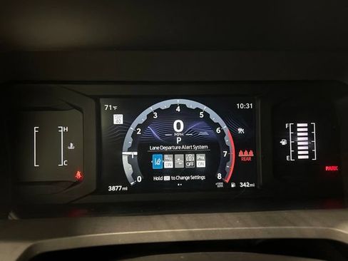 Used 2025 Toyota Tacoma SR5 AWD/4WD image 16