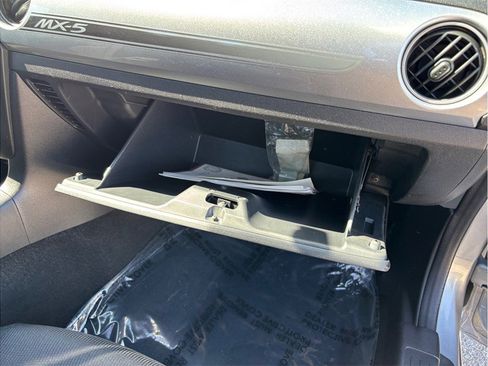 Used 2013 MAZDA MX-5 Miata Club image 27