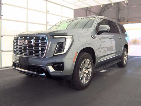 Used 2025 GMC Yukon XL Denali AWD/4WD image 2