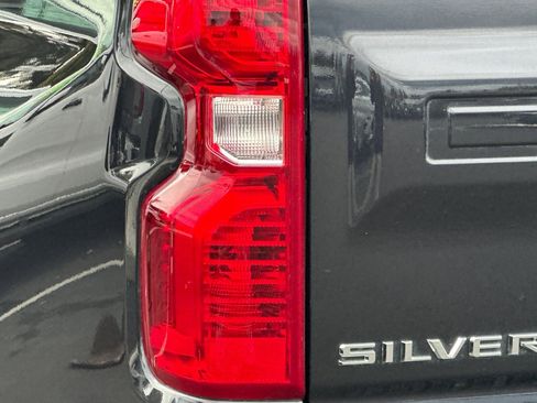 Used 2024 Chevrolet Silverado 1500 LT image 44