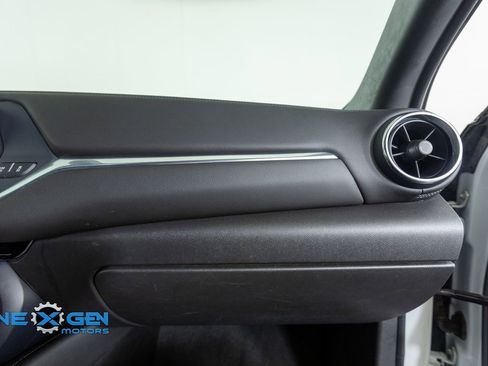 Used 2019 Chevrolet Blazer LT image 38