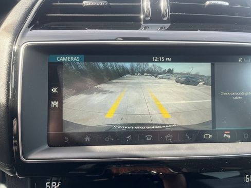 Used 2019 Jaguar F-PACE Prestige image 18