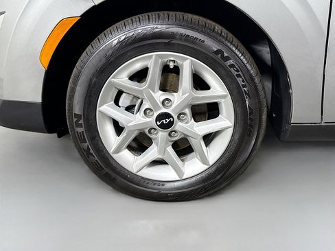 Used 2025 Kia Soul LX w/ LX Technology Package image 37